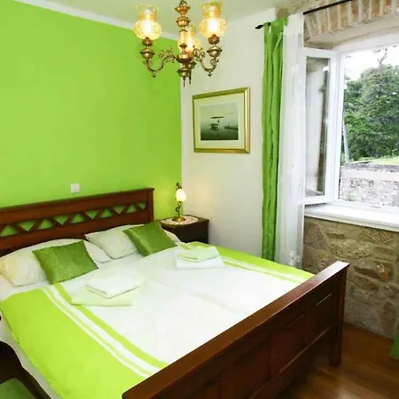 Holiday In Sv. Filip I Jakov 38303 펜션
